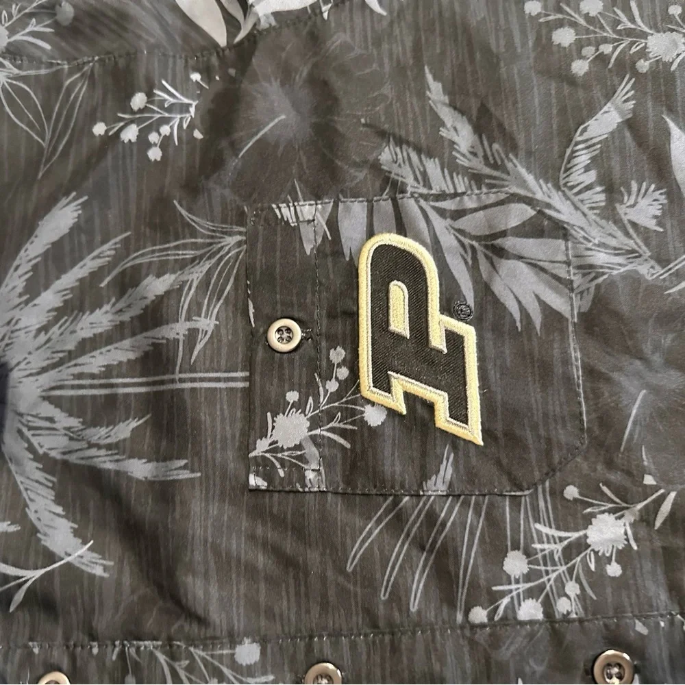 Purdue Boilermakers Colosseum Hawaiian Shirt Mens Medium Button Up Performance - Picture 4 of 9